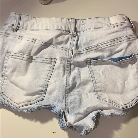 acid washed light blue jean shorts - Picture 2 of 2